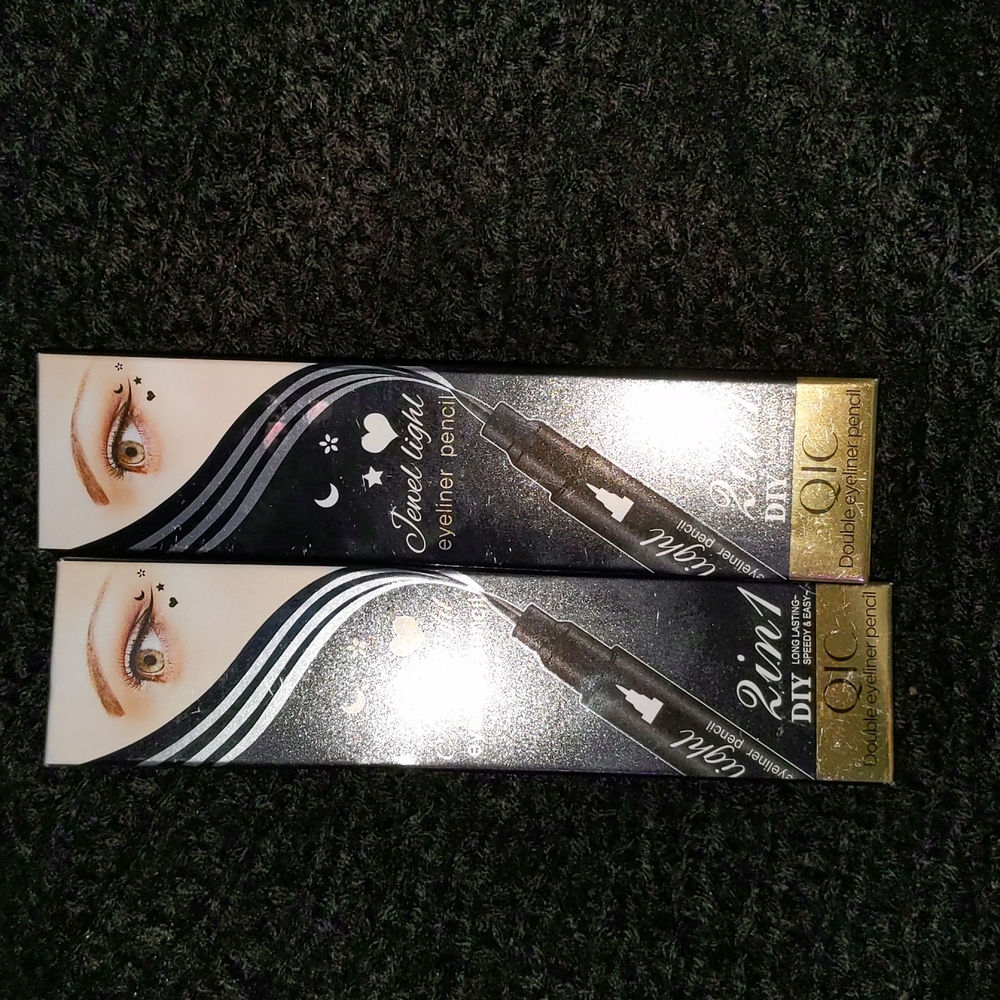 Jewel Light Eyeliner & Stamp